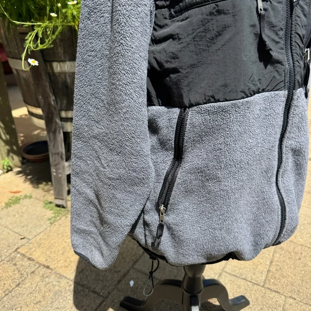 The North Face Men Retro Denali Jacket Grey Black Full Zip Fleece NF0A3XAU Large